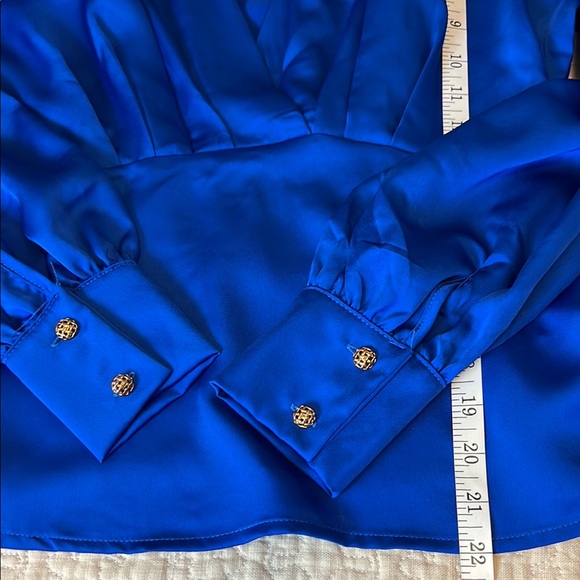 New Haute Monde Women’s Size Large Royal Blue Deep V-Neck Puff Sleeve Blouse Top - Picture 6 of 7